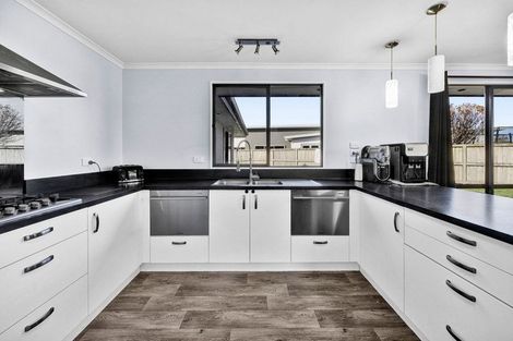 Photo of property in 5 Reremoana Close, Hawera, 4610
