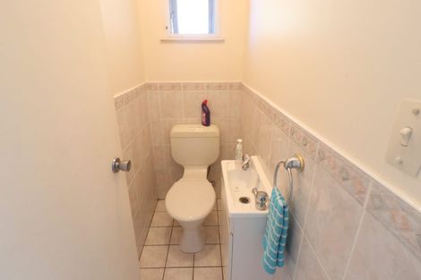 Photo of property in 1 Ngatoa Place, Glenfield, Auckland, 0629