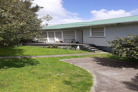 Photo of property in 99 Beach Road, Te Atatu Peninsula, Auckland, 0610