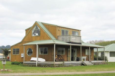 Photo of property in 14 Pipi Dune, Whitianga, 3510