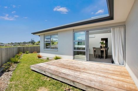 Photo of property in 35 Fairwater Road, Warkworth, 0910