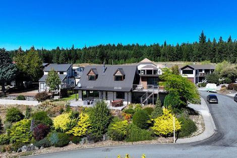 Photo of property in 4 Hamilton Drive, Lake Tekapo, 7999