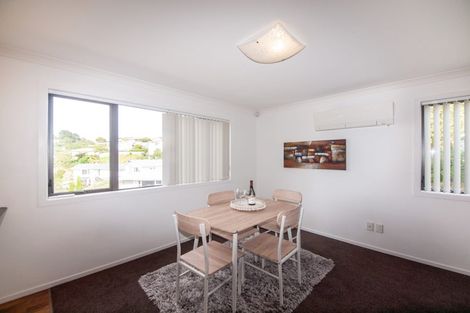 Photo of property in 43a Stewart Drive, Newlands, Wellington, 6037