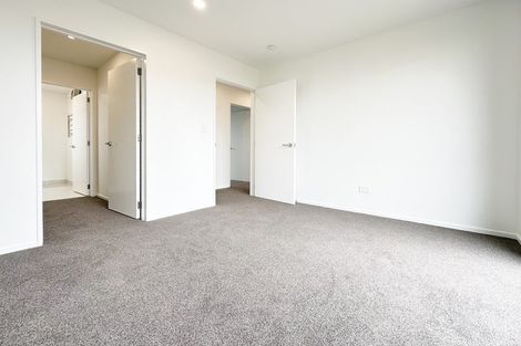 Photo of property in 33 Akoranga Place, Hornby, Christchurch, 8042