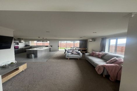 Photo of property in 33 Shrule Place, Huntington, Hamilton, 3210