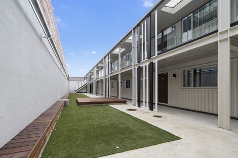 Photo of property in 1/4045f Great North Road, Glen Eden, Auckland, 0602