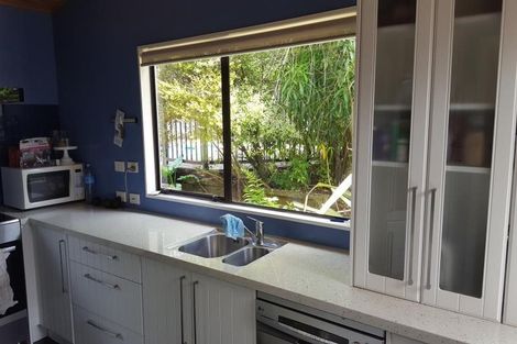 Photo of property in 6 Antilla Place, Half Moon Bay, Auckland, 2012