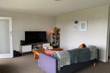 Photo of property in 2/4 Dewsbury Terrace, Castor Bay, Auckland, 0620