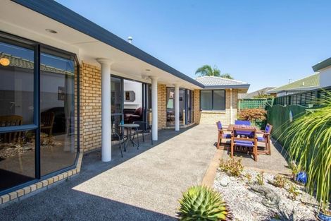 Photo of property in 54 Gravatt Road, Papamoa Beach, Papamoa, 3118