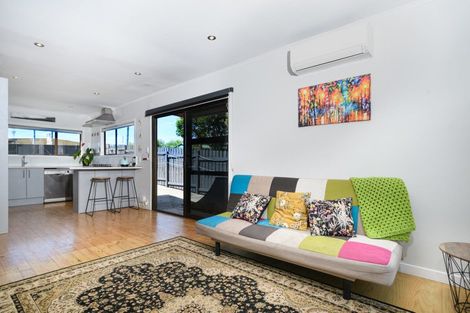 Photo of property in 633 Swanson Road, Swanson, Auckland, 0612