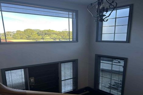 Photo of property in 14 Bush View Lane, Northcote Point, Auckland, 0627