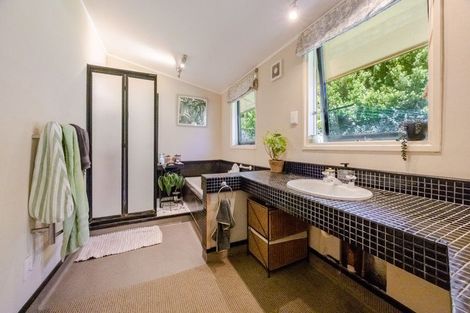 Photo of property in 5 Seapoint Road, Bluff Hill, Napier, 4110