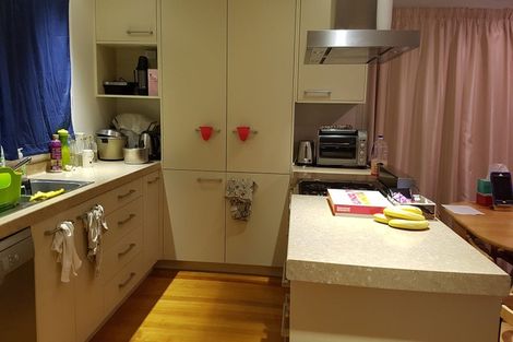 Photo of property in 4 La Trobe Street, Pakuranga Heights, Auckland, 2010