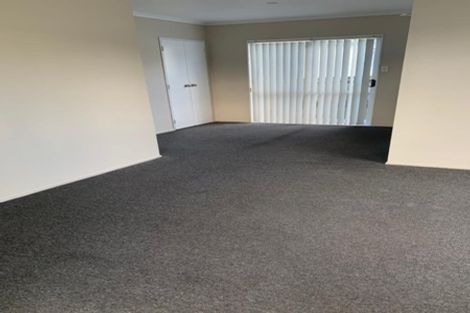 Photo of property in 8 Solveig Place, Randwick Park, Auckland, 2105