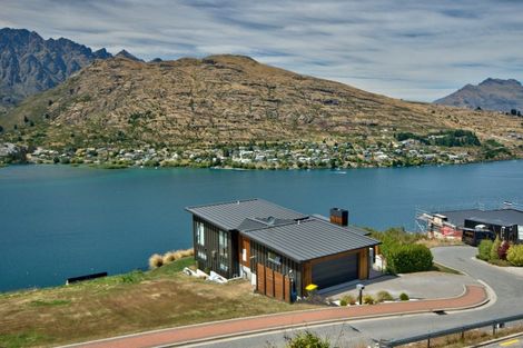Photo of property in 8 Florence Close, Queenstown Hill, Queenstown, 9300