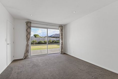 Photo of property in 5 Koura Drive, Rangiora, 7400
