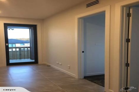 Photo of property in 18 Rathmullen Place, Pinehill, Auckland, 0632