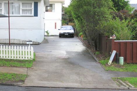 Photo of property in 2/20 La Perouse Street, Botany Downs, Auckland, 2010