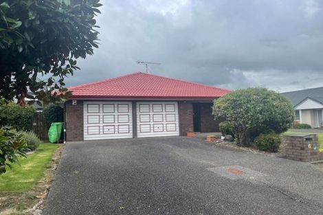 Photo of property in 6 Headcorn Place, Botany Downs, Auckland, 2010