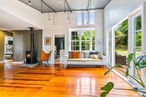 Photo of property in 96 Godley Road, Green Bay, Auckland, 0604