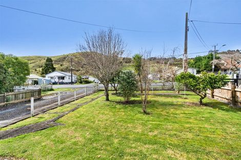 Photo of property in 74 George Street, Hikurangi, 0114