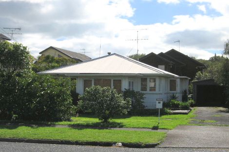 Photo of property in 2/11 Eastern Beach Road, Eastern Beach, Auckland, 2012