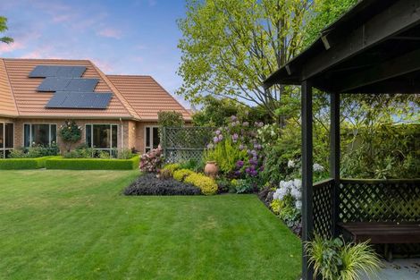 Photo of property in 6 Westall Lane, Avonhead, Christchurch, 8042