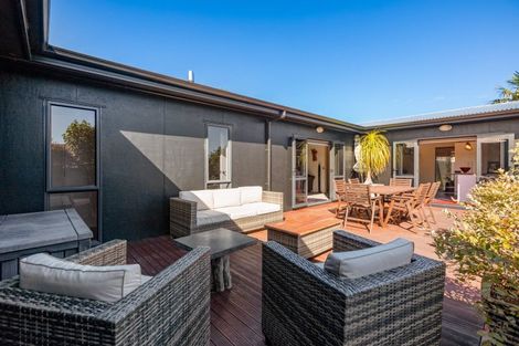 Photo of property in 399 Tukapa Street, Hurdon, New Plymouth, 4310