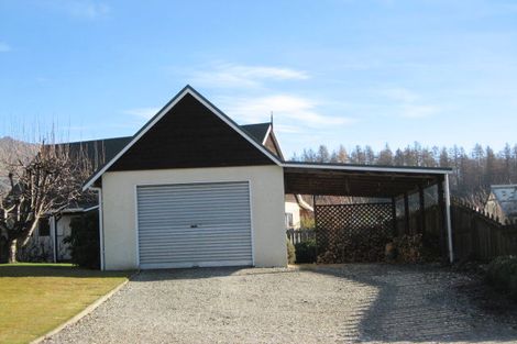 Photo of property in 4 Heuchan Lane, Wanaka, 9305