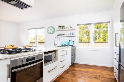 Photo of property in 201 Frankley Road, Frankleigh Park, New Plymouth, 4310