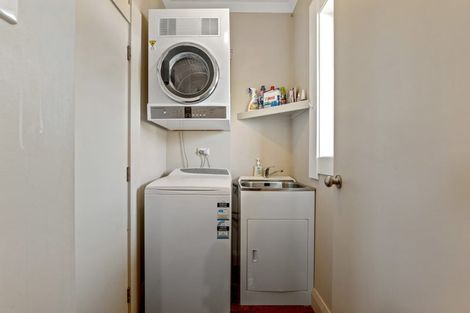 Photo of property in 52 Dixon Avenue, Hawera, 4610