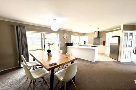 Photo of property in 12 Sheldon Place, Burswood, Auckland, 2013