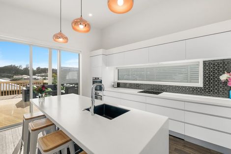 Photo of property in 54 Ainslee Street, Highlands Park, New Plymouth, 4312