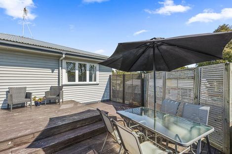 Photo of property in 73a Awaroa Road, Helensville, 0800