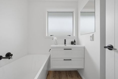 Photo of property in 32 Reynolds Avenue, Bishopdale, Christchurch, 8053