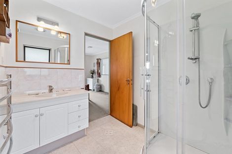 Photo of property in 35 Manu Crescent, Upper Vogeltown, New Plymouth, 4310