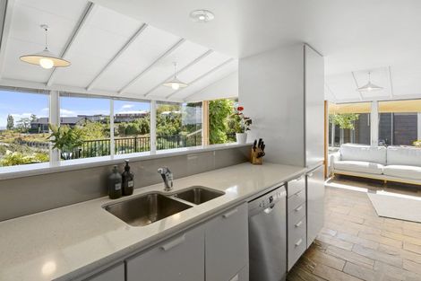 Photo of property in 1 Halcyon Way, Cashmere, Christchurch, 8022