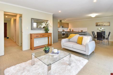 Photo of property in 8 Lime Crescent, Papakura, 2110