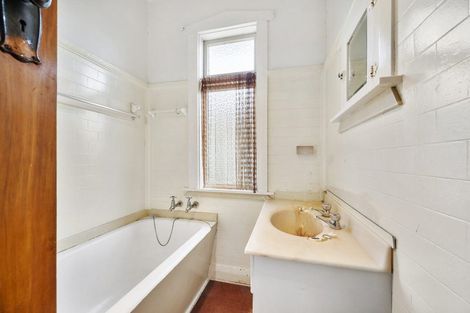 Photo of property in 43 Kemp Street, Kilbirnie, Wellington, 6022