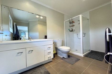 Photo of property in 40c Waiake Street, Torbay, Auckland, 0630