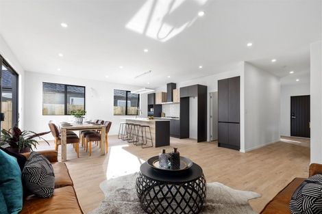 Photo of property in 3 Ropere Street, Kumeu, 0810