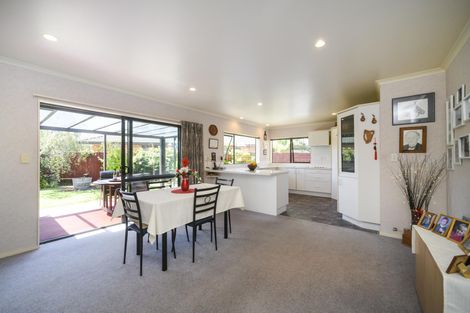 Photo of property in 97 Summerhill Drive, Fitzherbert, Palmerston North, 4410