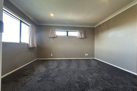 Photo of property in 12 Waterhouse Drive, Brooklyn, Wellington, 6021