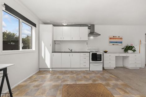 Photo of property in 42 Rutherford Drive, Waikanae Beach, Waikanae, 5036