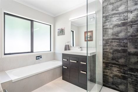 Photo of property in 20 Waterfall Way, Maungatapere, Whangarei, 0179