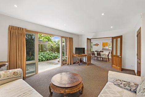 Photo of property in 19 Strowan Road, Strowan, Christchurch, 8052