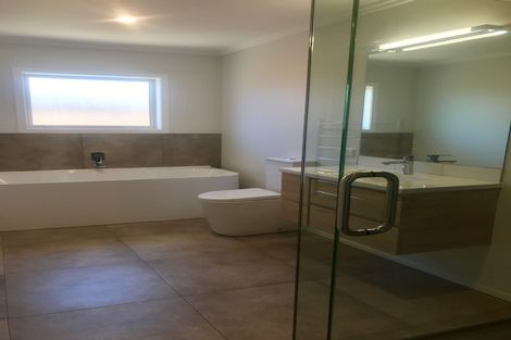 Photo of property in 5 Madison Street, Carterton, 5713