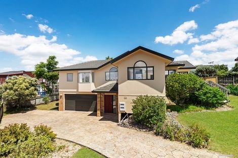 Photo of property in 7 Seagrove Road, West Harbour, Auckland, 0618