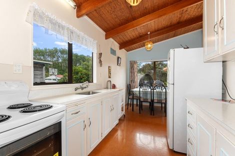 Photo of property in 125 Oakura Road, Oakura, Hikurangi, 0184