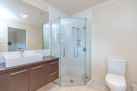 Photo of property in 35 Saint Oswalds Drive, Brunswick, 4571